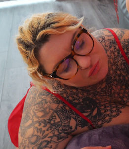 Katie Summers bio in Nicole DuPapillon official porn site